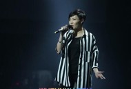 魏佳艺《声声苦笑问苍天》[无损flac]网盘下载