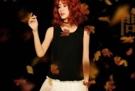 伍珂玥《别问深秋》[无损FLAC|320K高品质MP3]网盘下载