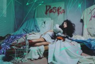 何洁《不发疯受不了》[FLAC/MP3-320K]网盘下载