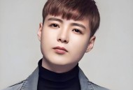 杨小壮《太阳不是突然下山》[FLAC/MP3-320K]网盘下载